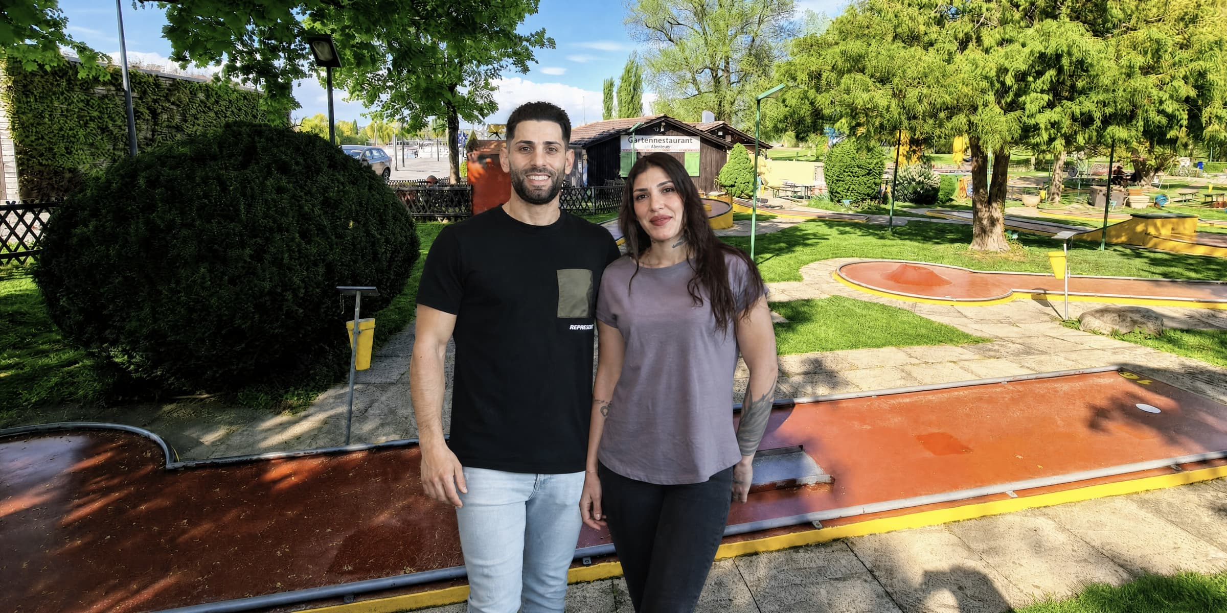Familie Rolito auf der Minigolfanlage Pan Rolito — drei Generationen Familienbetrieb.